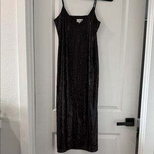 Chic Black Sequin Midi Dress